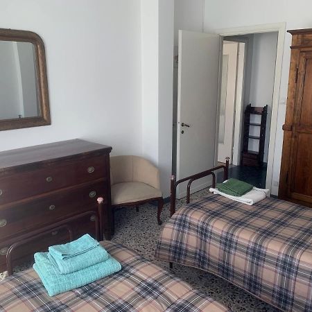 Casa Bianca 4 - Confortevole In Centro A Moneglia Bagian luar foto